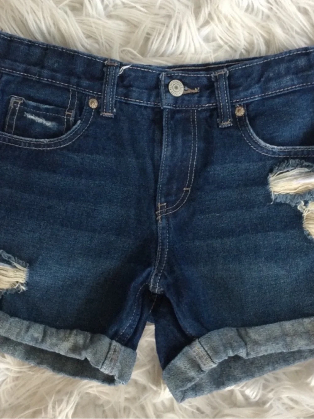 NWOT Levi’s Girlfriend Shorty Shorts
